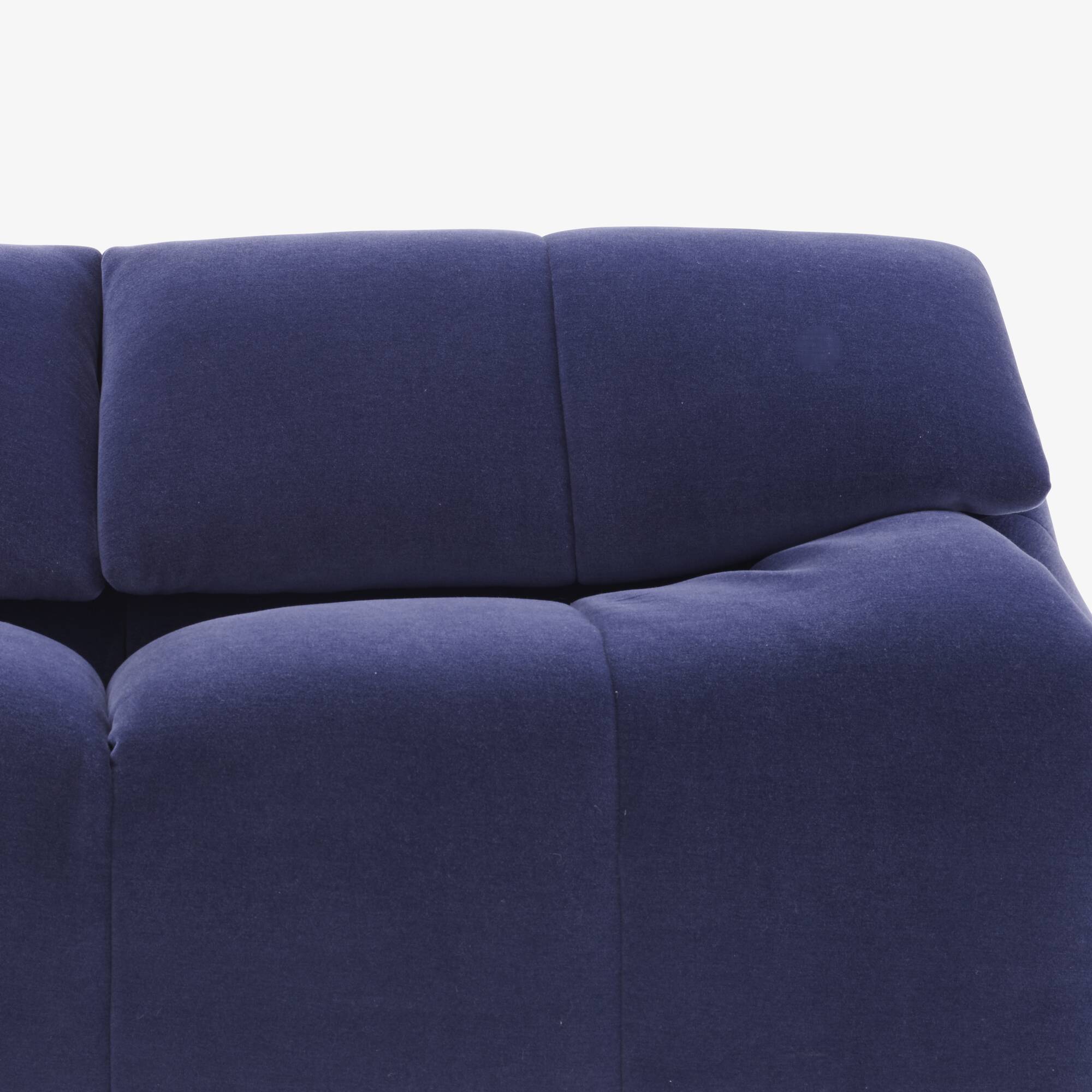 Image Medium sofa 4