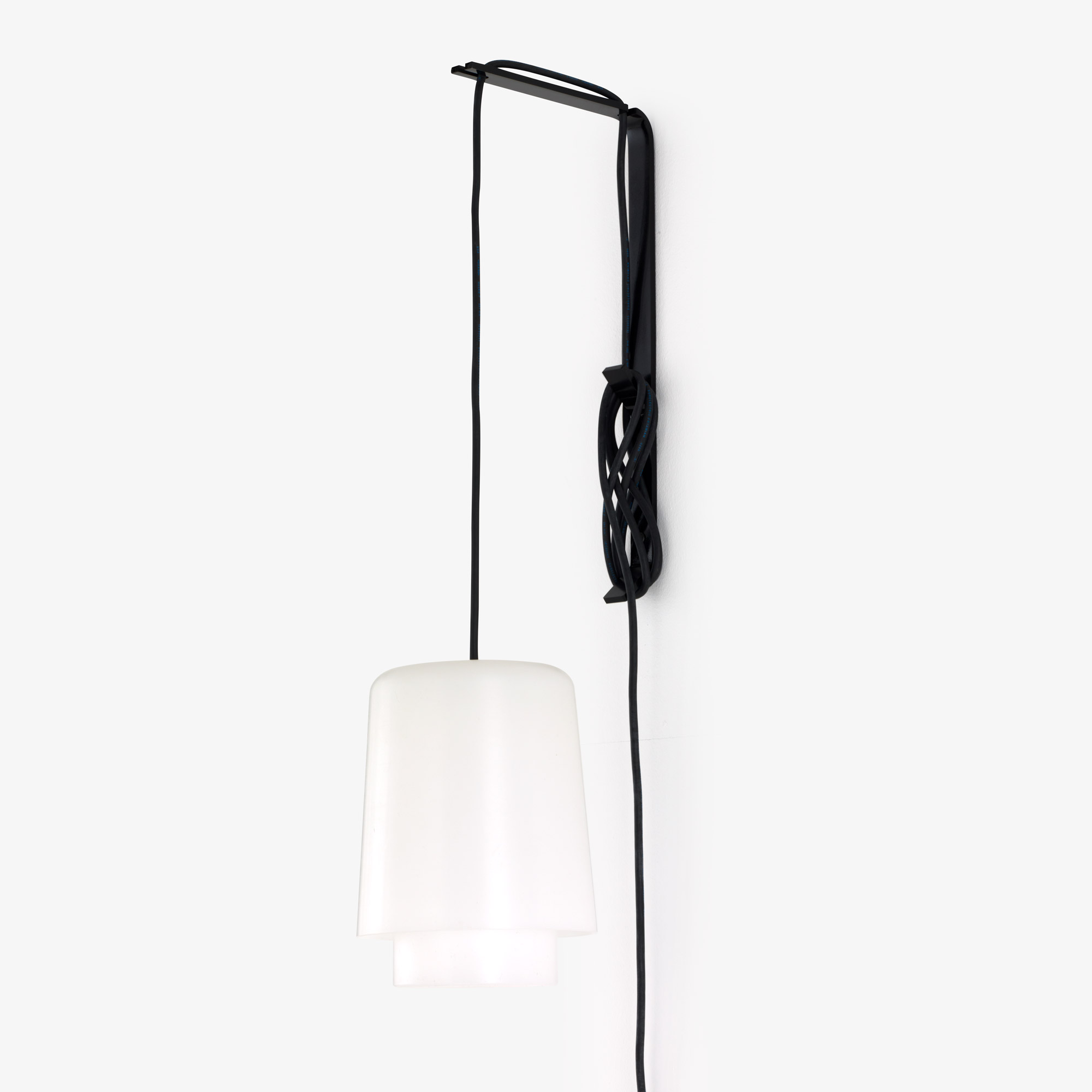 Image Suspension / baladeuse / lampe a poser indoor / outdoor  3