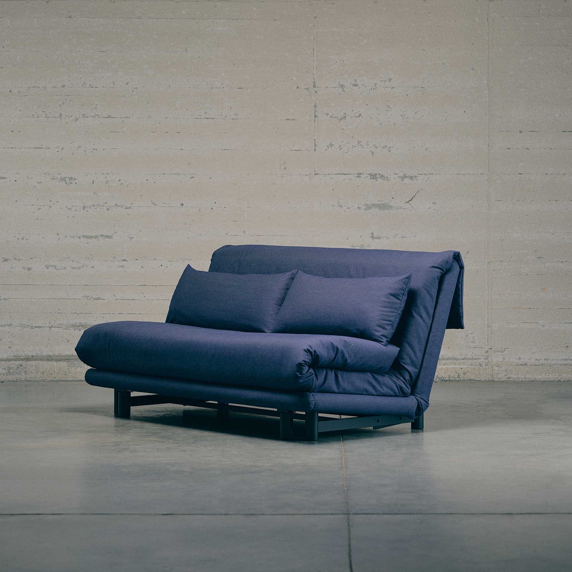 Image SCHLAFSOFA 3-SITZIG MIT KEILKISSEN   2