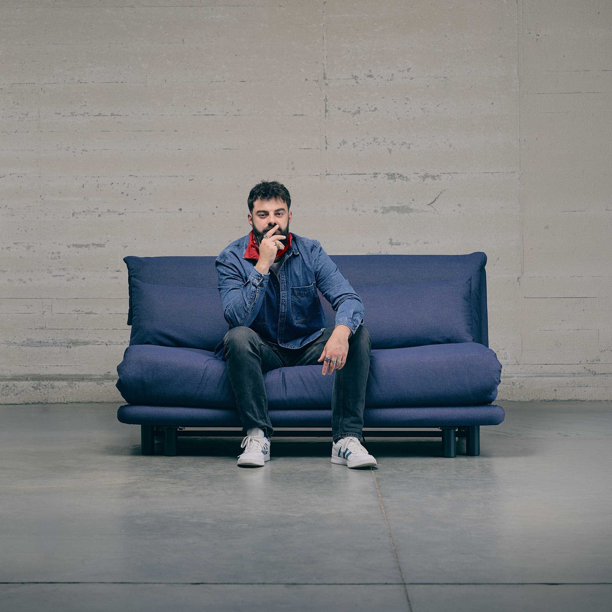 Image SCHLAFSOFA 3-SITZIG MIT KEILKISSEN   1