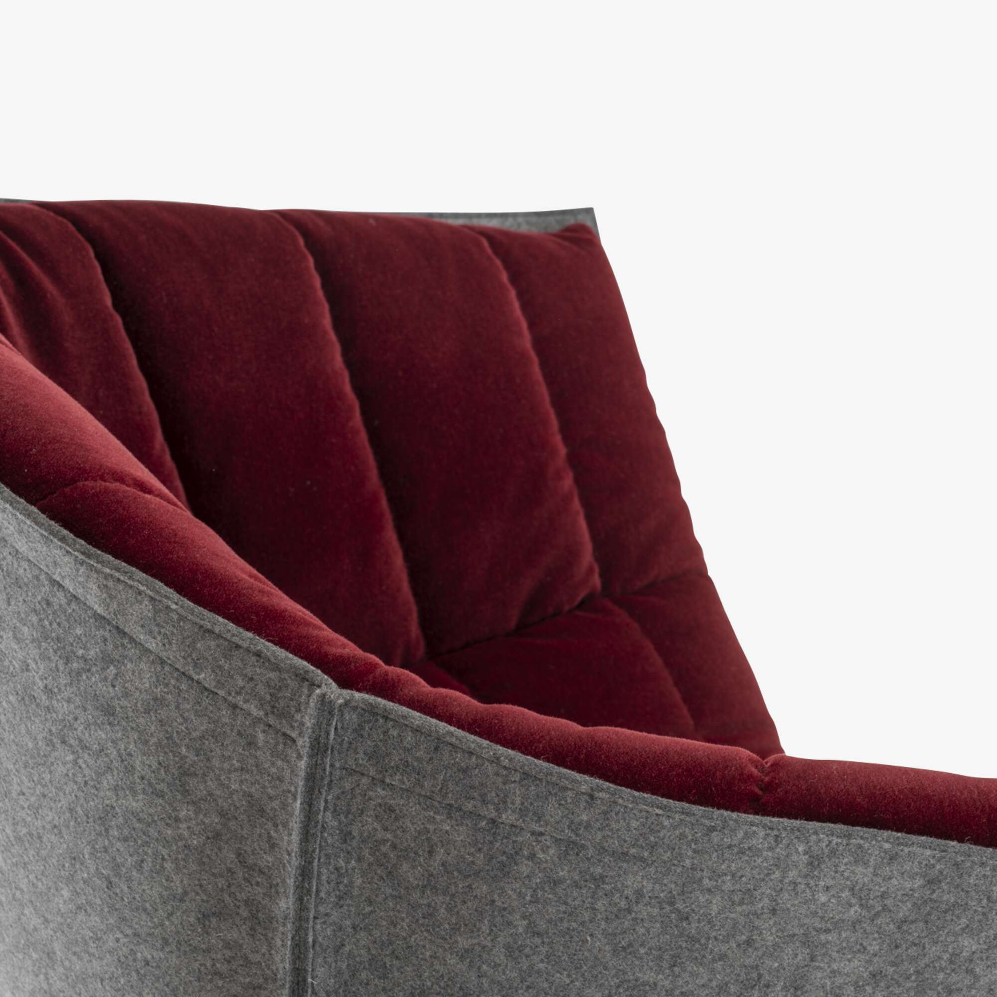 Image Fauteuil haut dossier pourtour exterieur en feutre 6