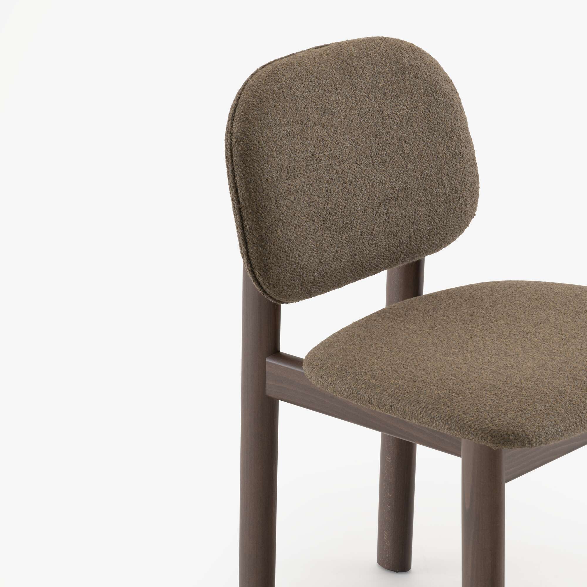 Image Jeu de 2 chaises hêtre ton noyer noisette 3