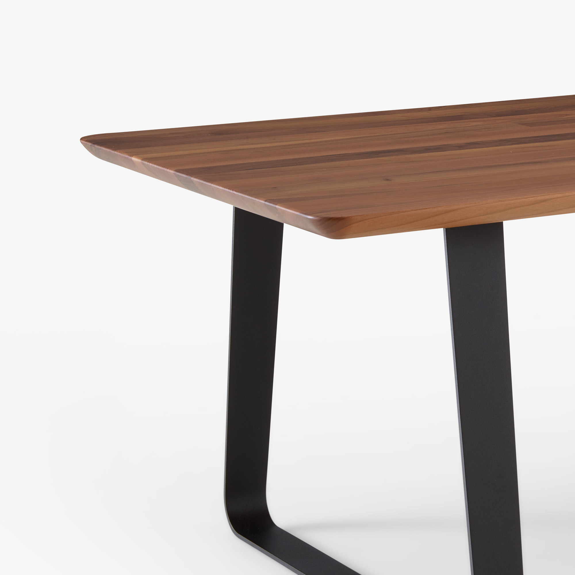 Image Dining table black lacquered base  3