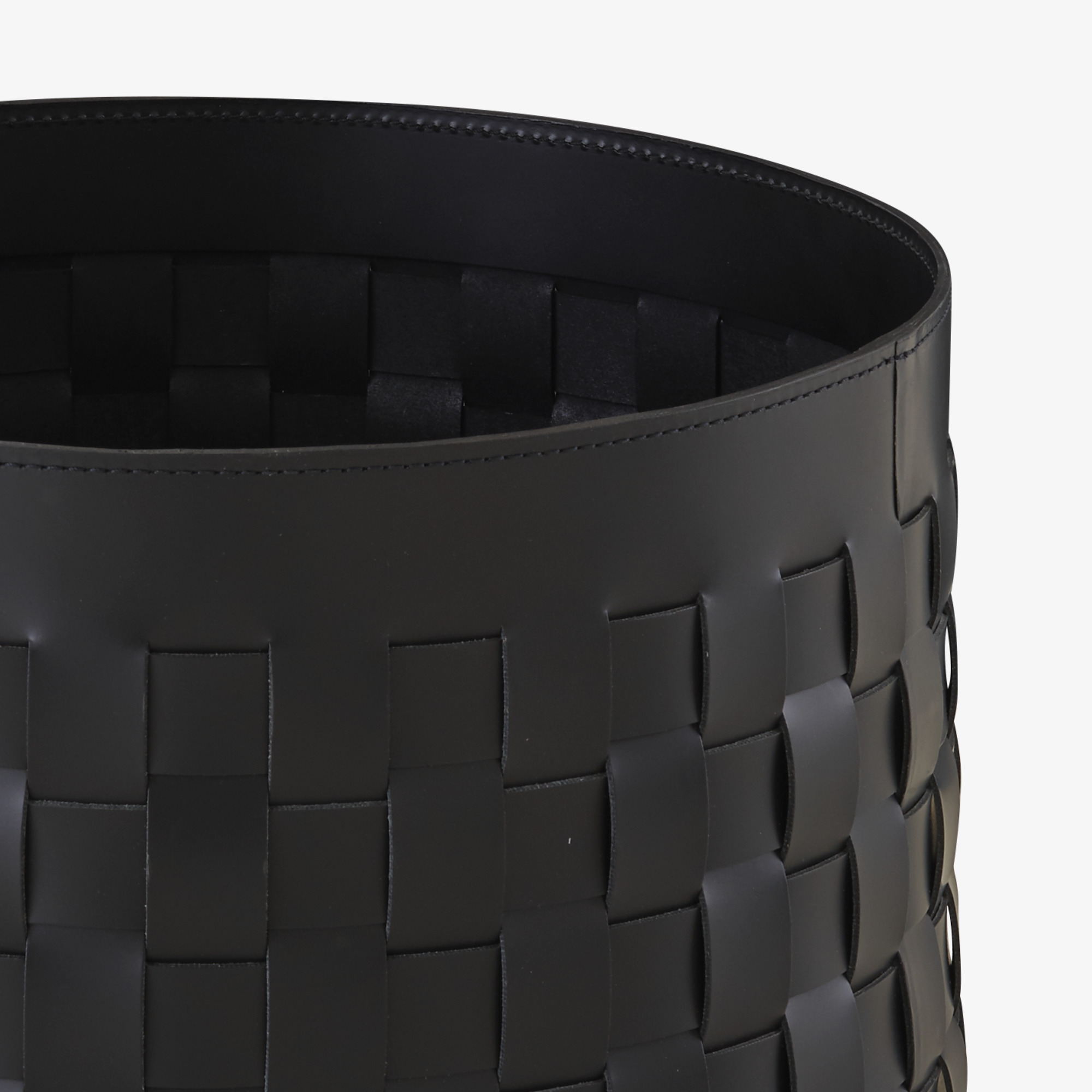 Image Basket black 'synderme' leather  3