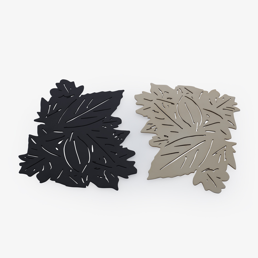 Image Trivet black lacquer  3