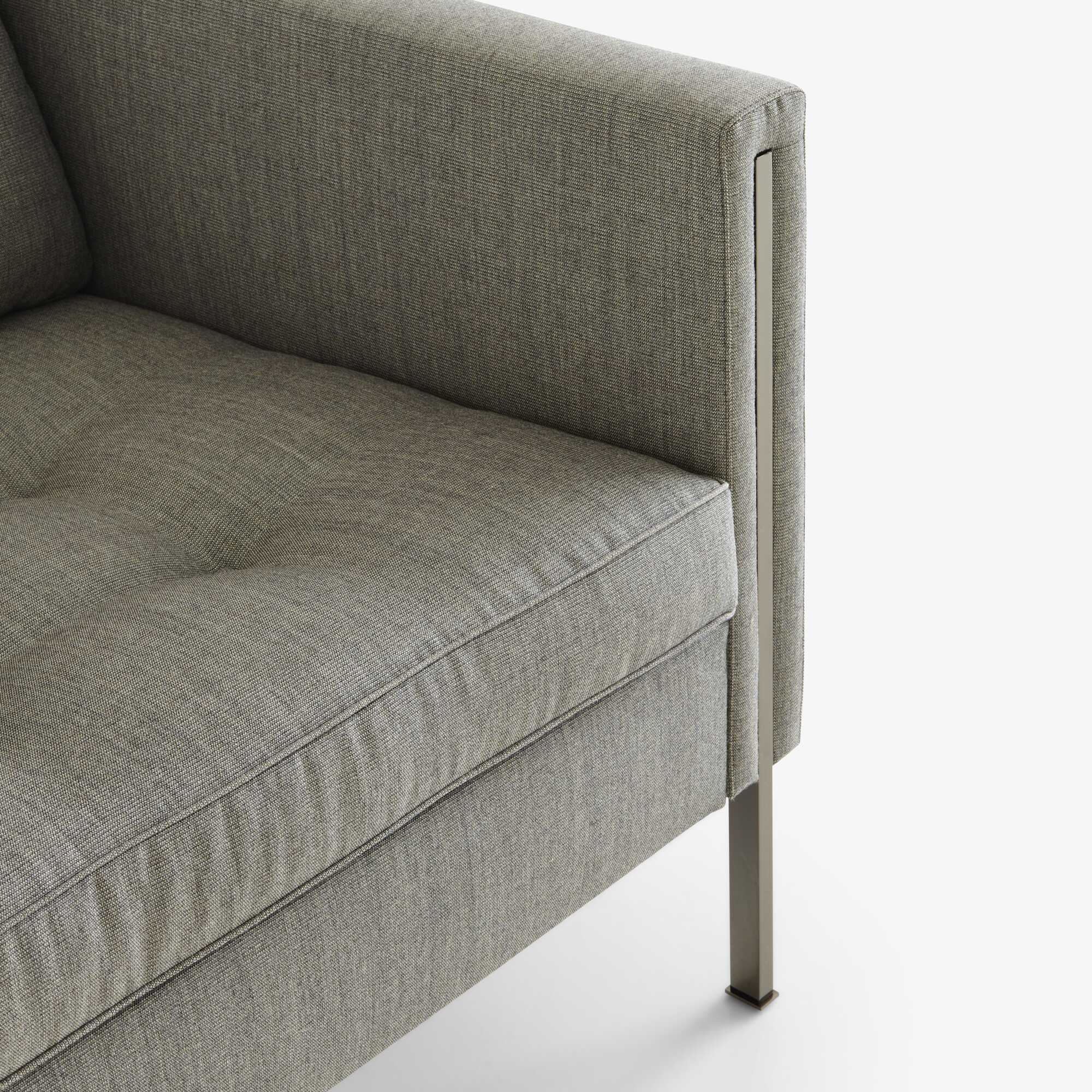 Image Medium settee   3